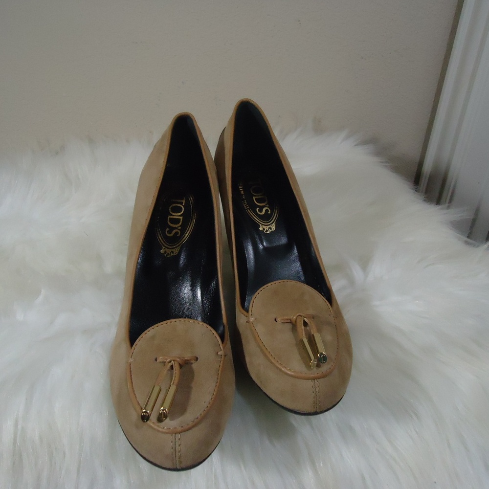 Tod's Tan Suede Pumps Like New!! (9)